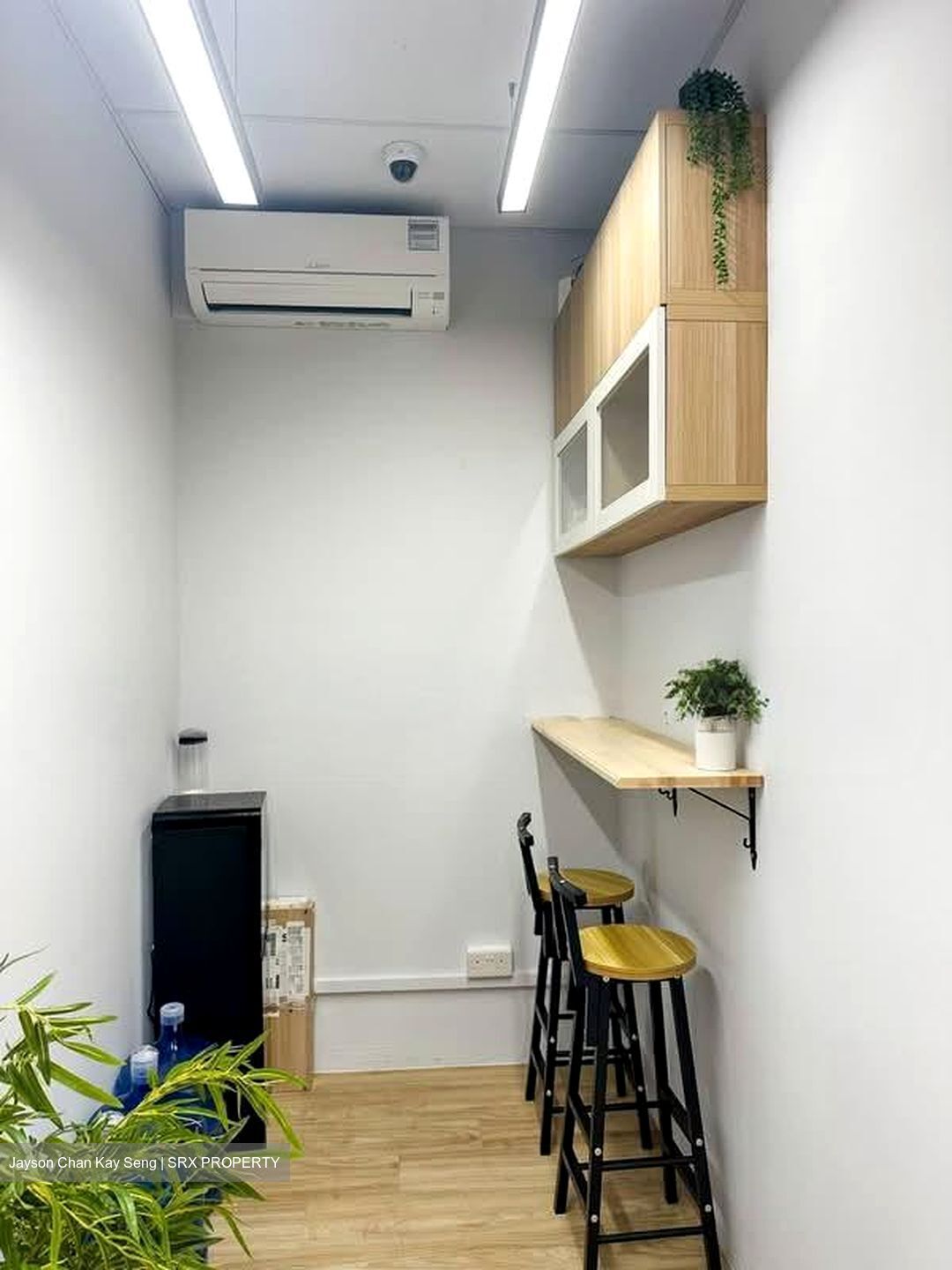 Jurong Gateway Road (D22), Office #577738221